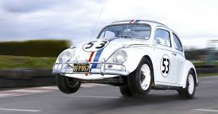 10 Carros Icônicos no Cinema: Quando os Veículos Roubam a Cena 5 Herbie