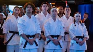 Cena da série cobra kai