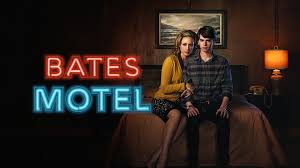 O Abismo que Nos Chama: 10 Séries de Terror que Transformaram o Medo em Arte 8 Bates-Motel