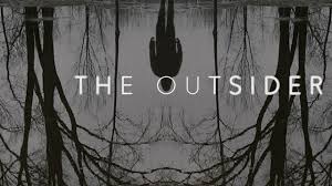 As 10 Melhores Séries Adaptadas de Stephen King: Terror, Suspense e Muito Mais 5 The-Outsider