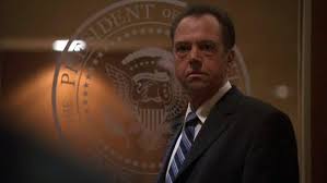 10 Maiores Ditadores das Séries: Líderes Tirânicos que Aterrorizaram a Tela 9 Charles-Logan