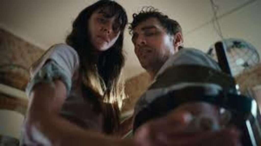 Juntos (2025): O Horror da Intimidade que Deforma a Alma e a Carne 2 juntos