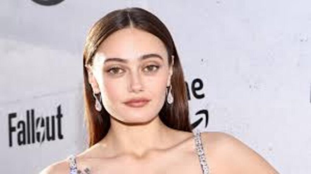O Rosto por Trás da Voz: 10 Atores Que Surpreenderam em Suas Atuações de Voz em Séries Animadas 9 ella-purnell