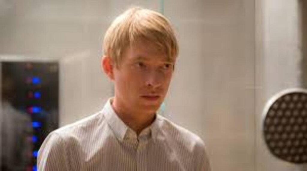 Cena de Caleb Smith em Ex Machina