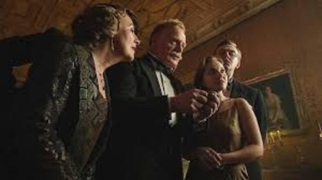 Cena de Os Sete Relógios de Agatha Christie