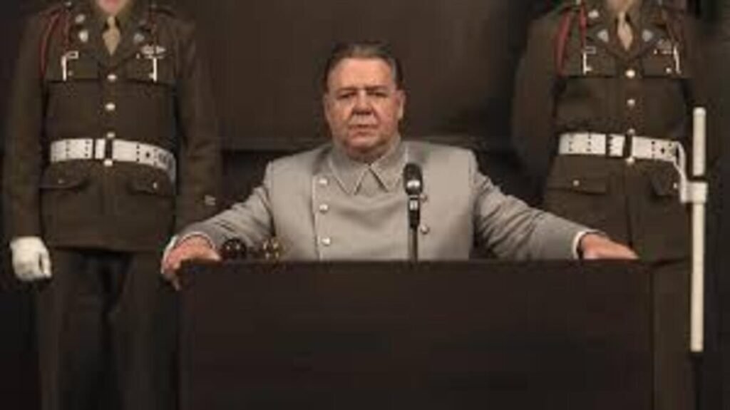 Russell Crowe como Hermann Göring no filme Nuremberg (2025)