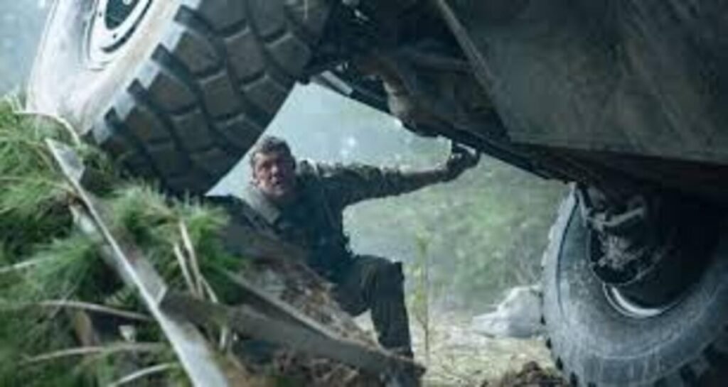 Cena do Filme Máquina de Guerra da Netflix